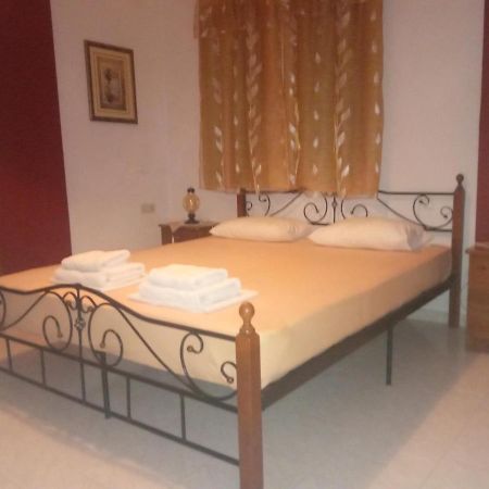 Hotel Mary Marathókampos Екстериор снимка