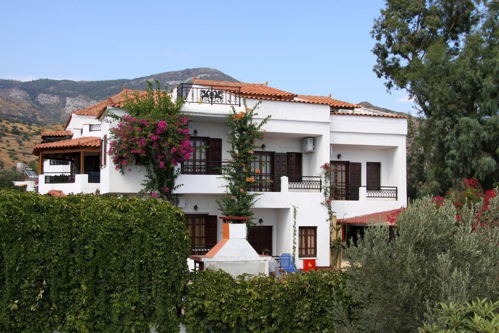 Hotel Mary Marathókampos Екстериор снимка