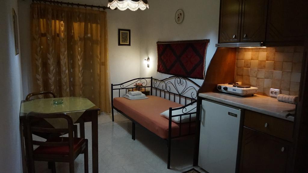 Hotel Mary Marathókampos Екстериор снимка