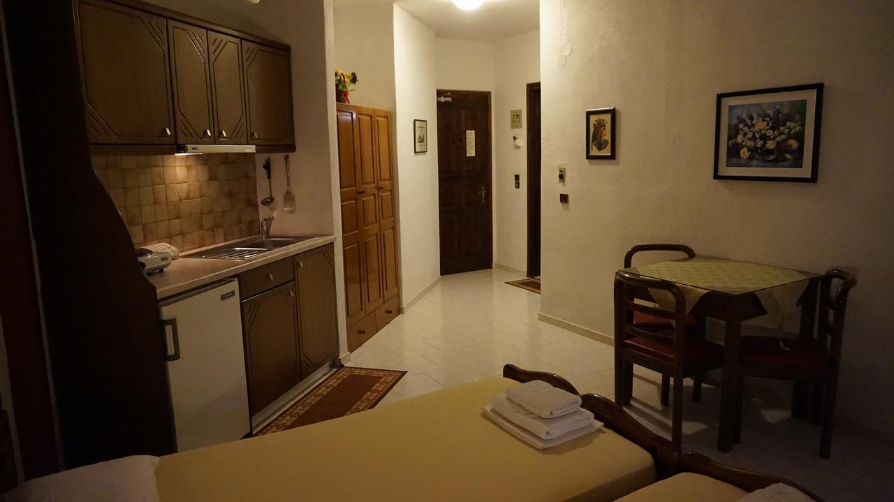 Hotel Mary Marathókampos Екстериор снимка